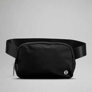 Lululemon Everywhere Belt Bag, NEW, Black